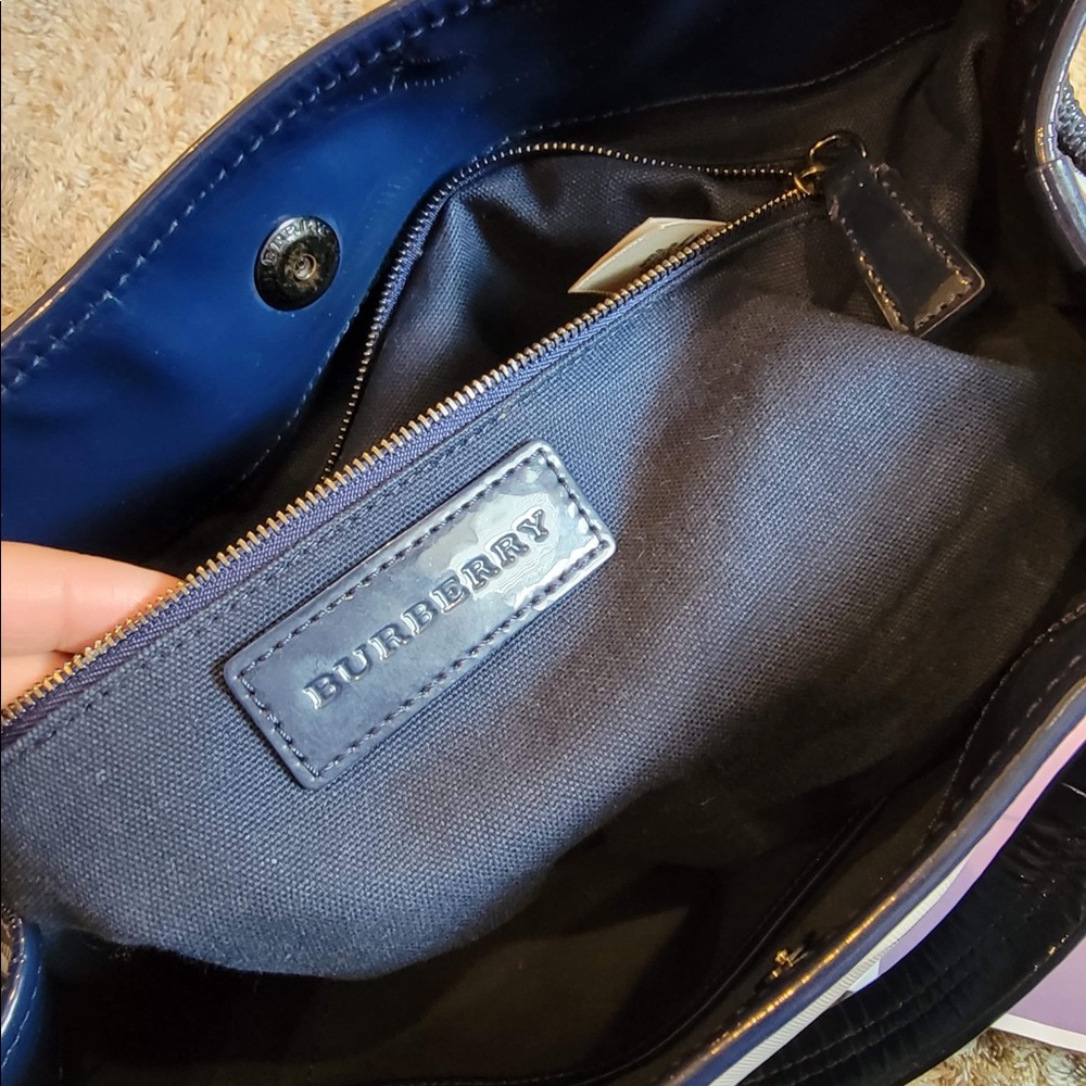 Burberry tote - Picture 9 of 11